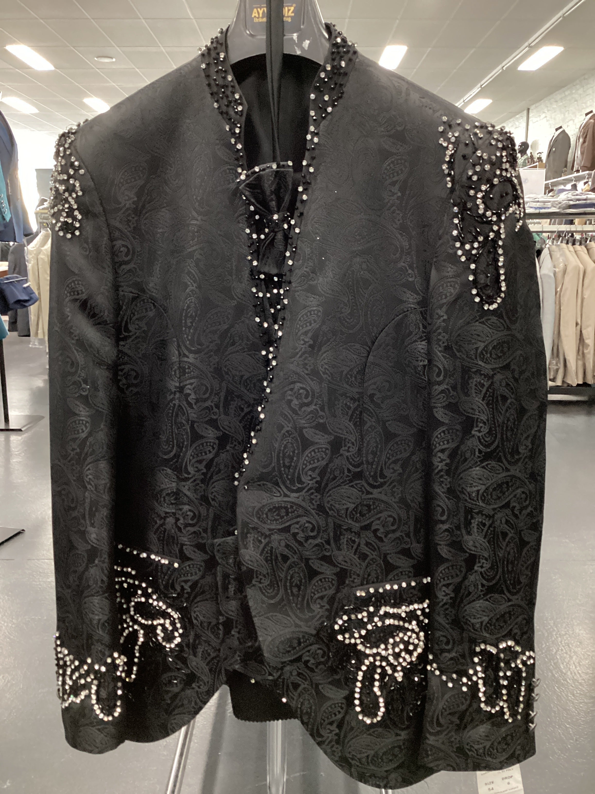 Ayyildiz Men’s Three-Piece Suit + Bow tie