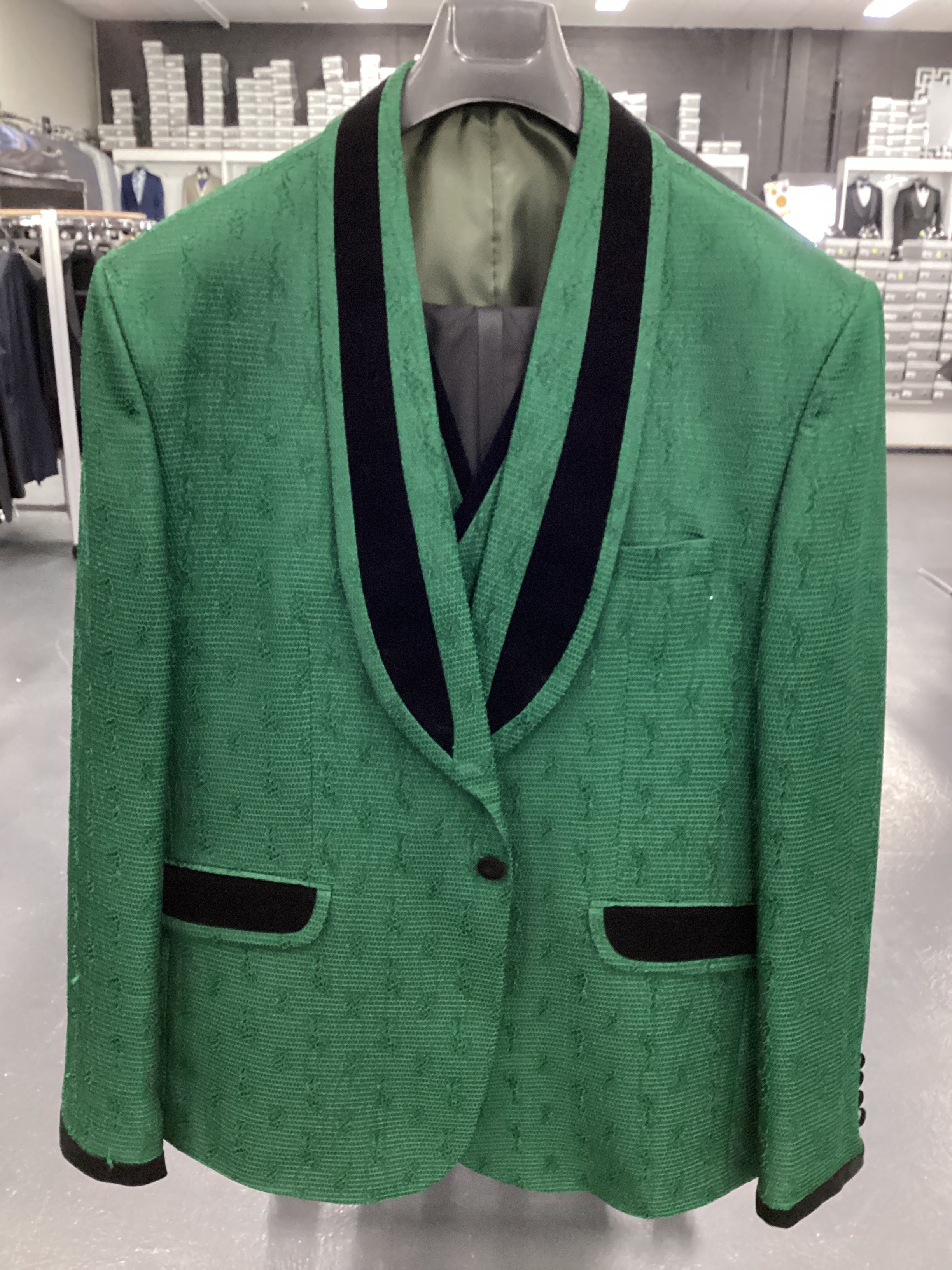 Del Papo Men’s Three-Piece Suit