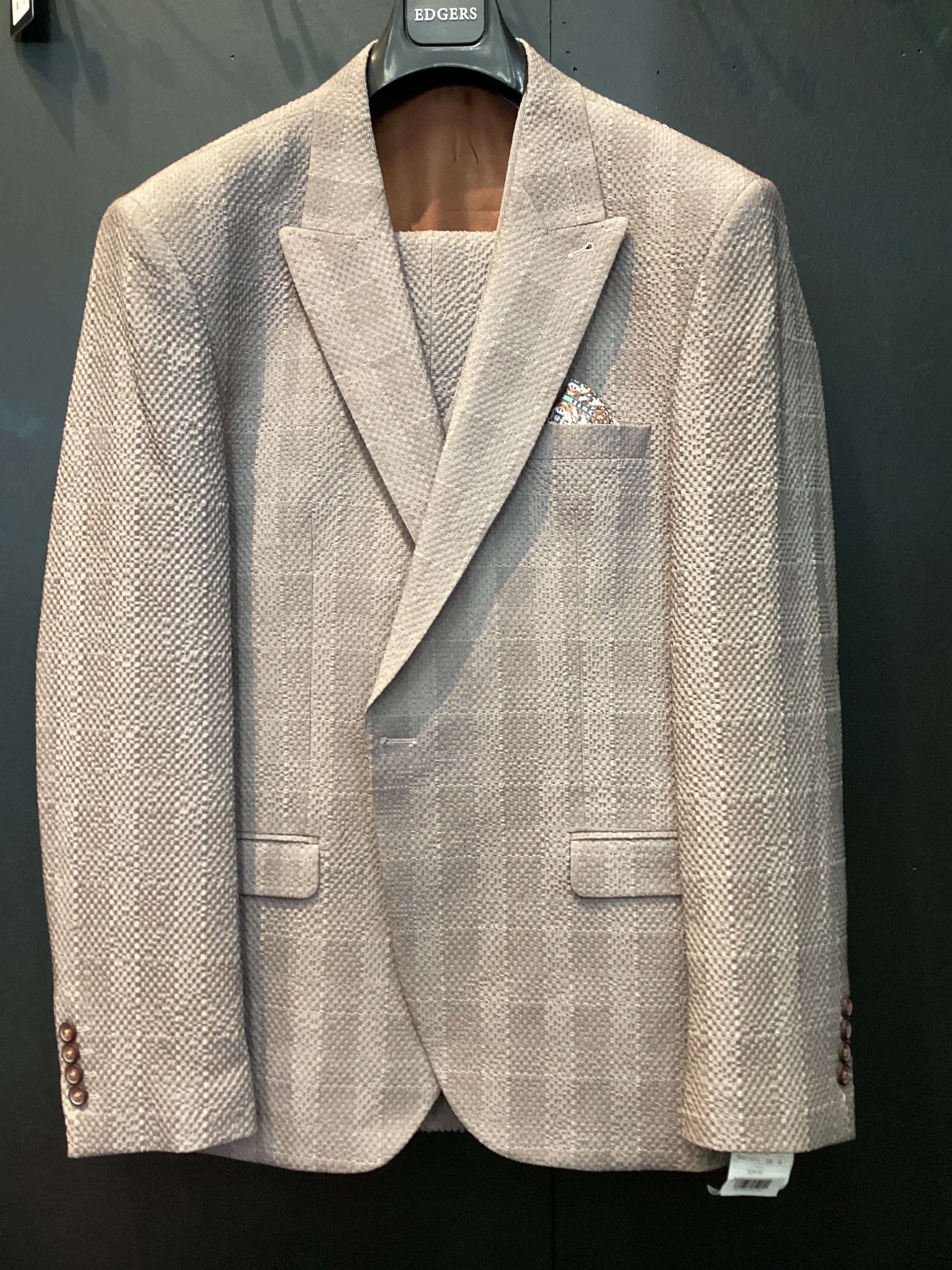 Edgers Men’s Three-Piece Suit