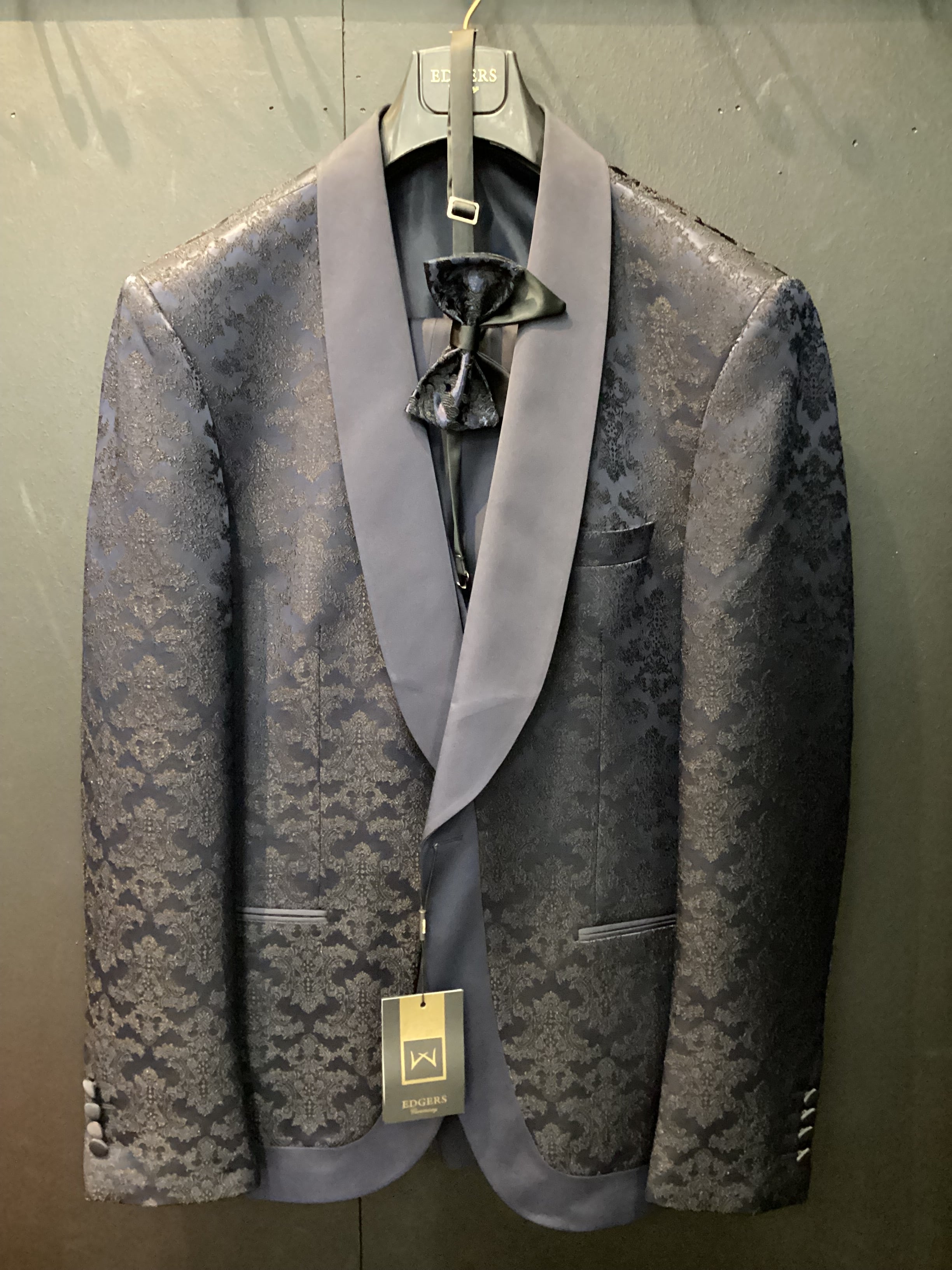 Edgers Men’s Three-Piece Suit