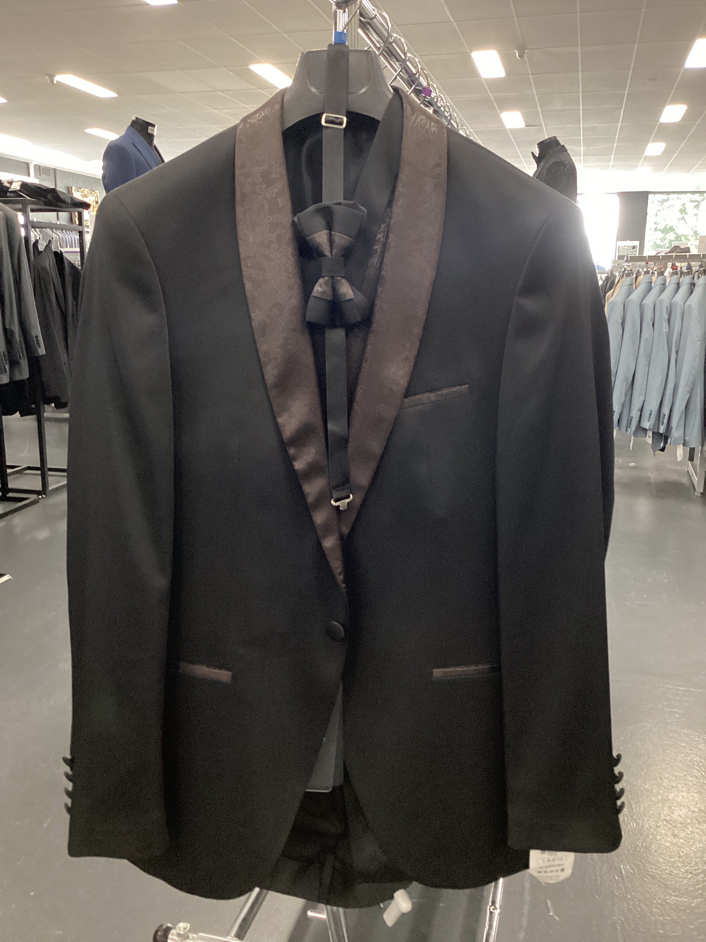 Duante Men’s Three-Piece Suits + Bow tie