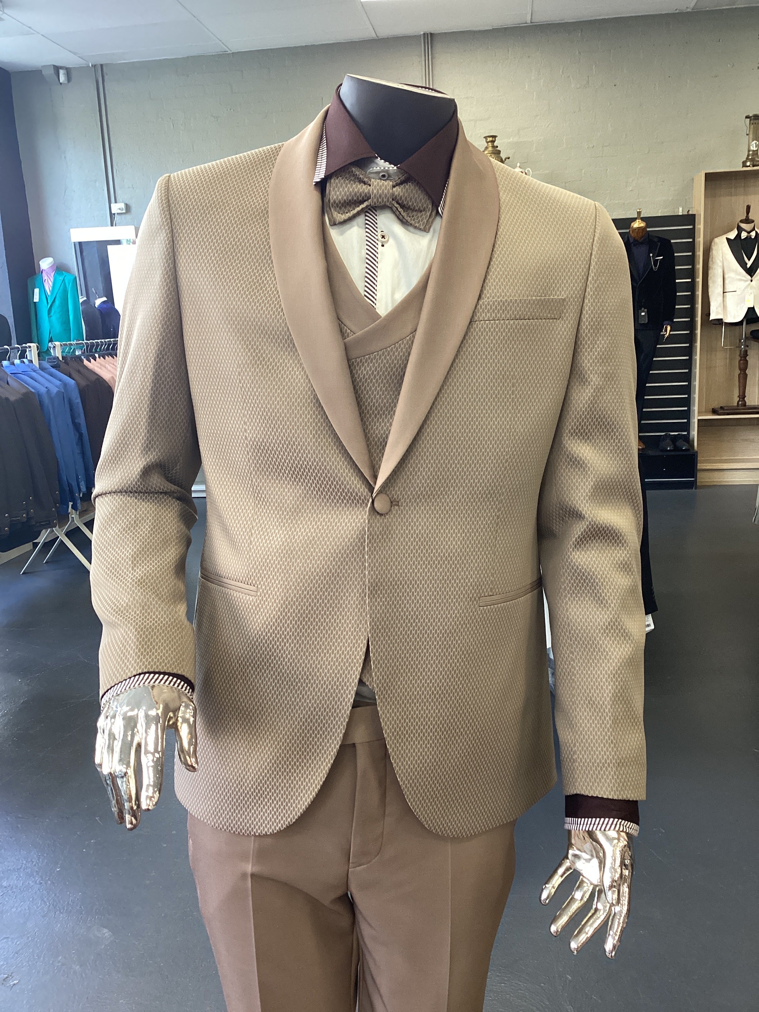 Baggi Men’s Three-Piece Suit + Bow tie