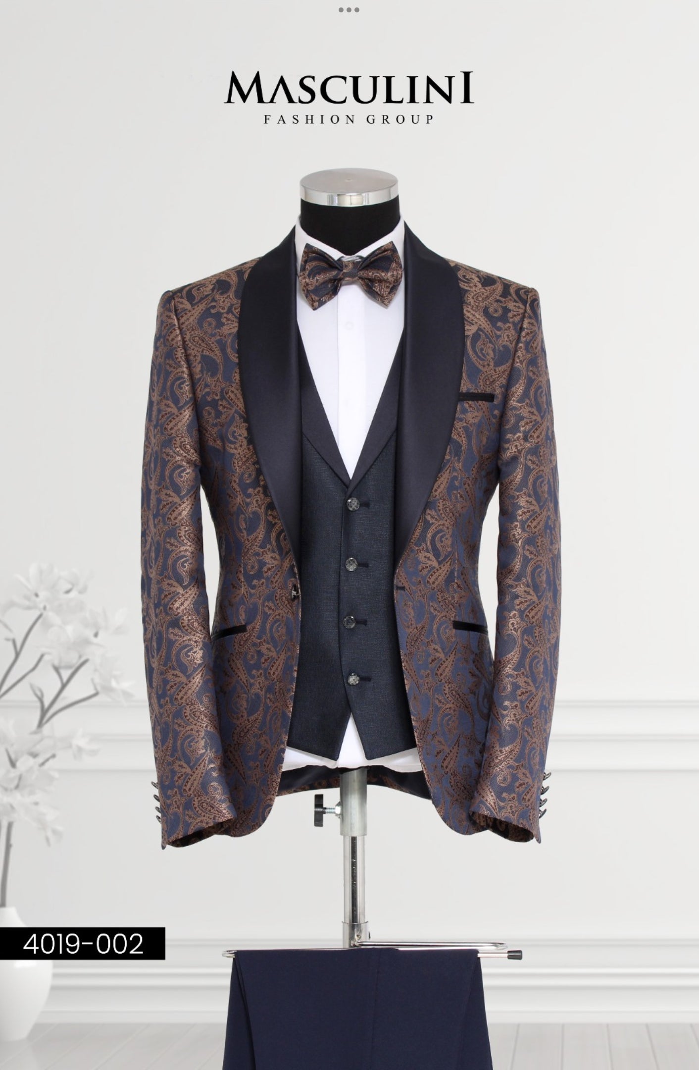 Masculini Men’s Three-Piece Suit + Bow tie