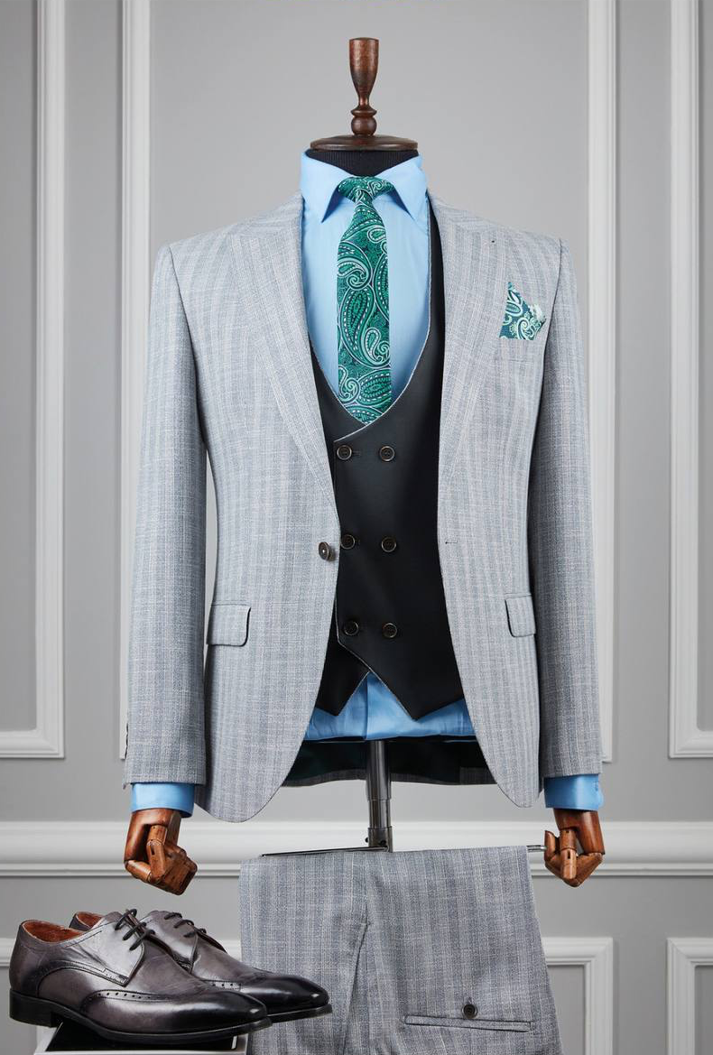 Edgers Men’s Three-Piece Suit