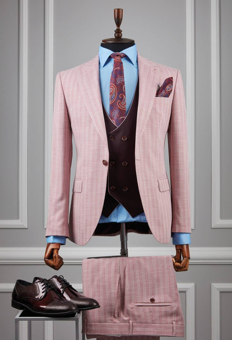 Edgers Men’s Three-Piece Suit