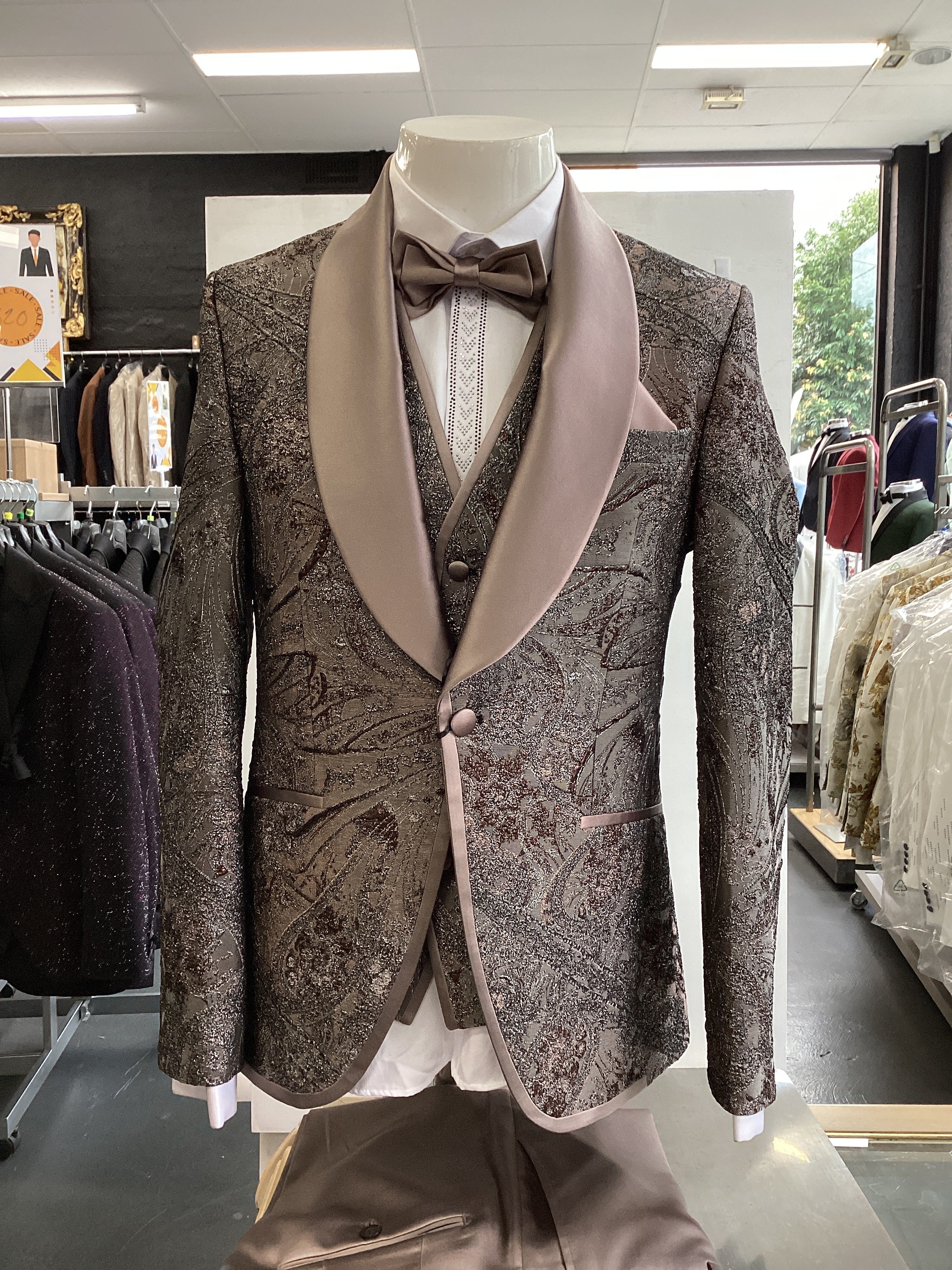 Musculini Three-Piece suit + Bow tie