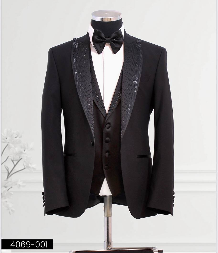 Masculini Men’s Three-Piece Suit + Bow tie