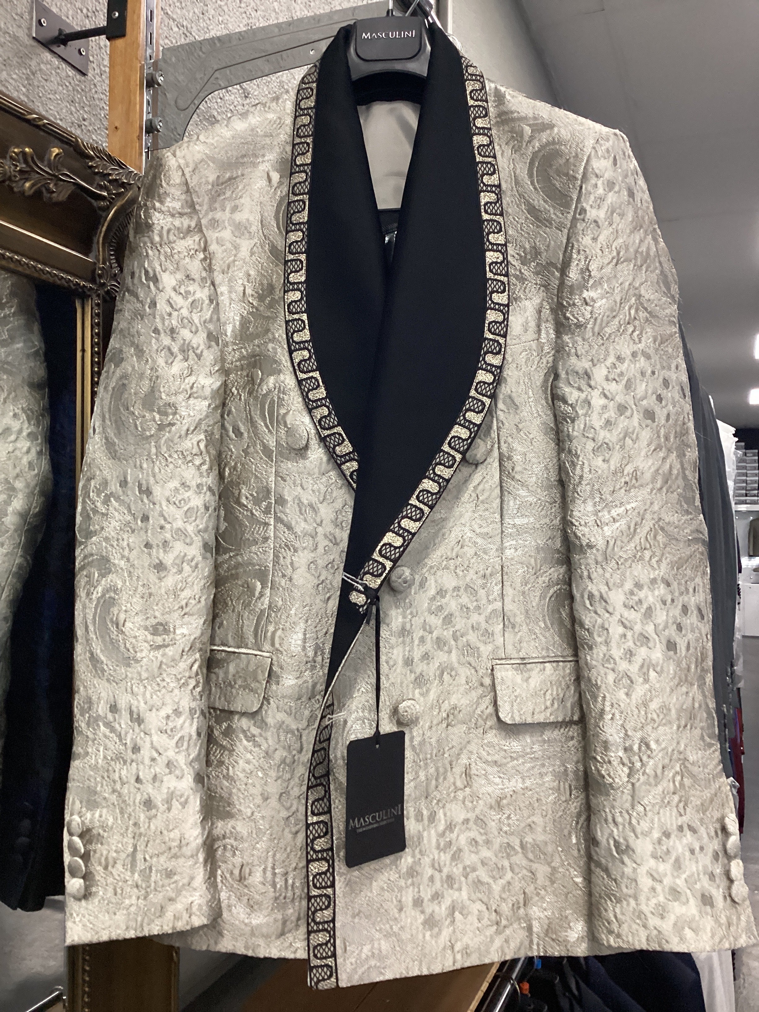 Edgers Men’s Double Breasted Three-Piece Suit + Bow tie