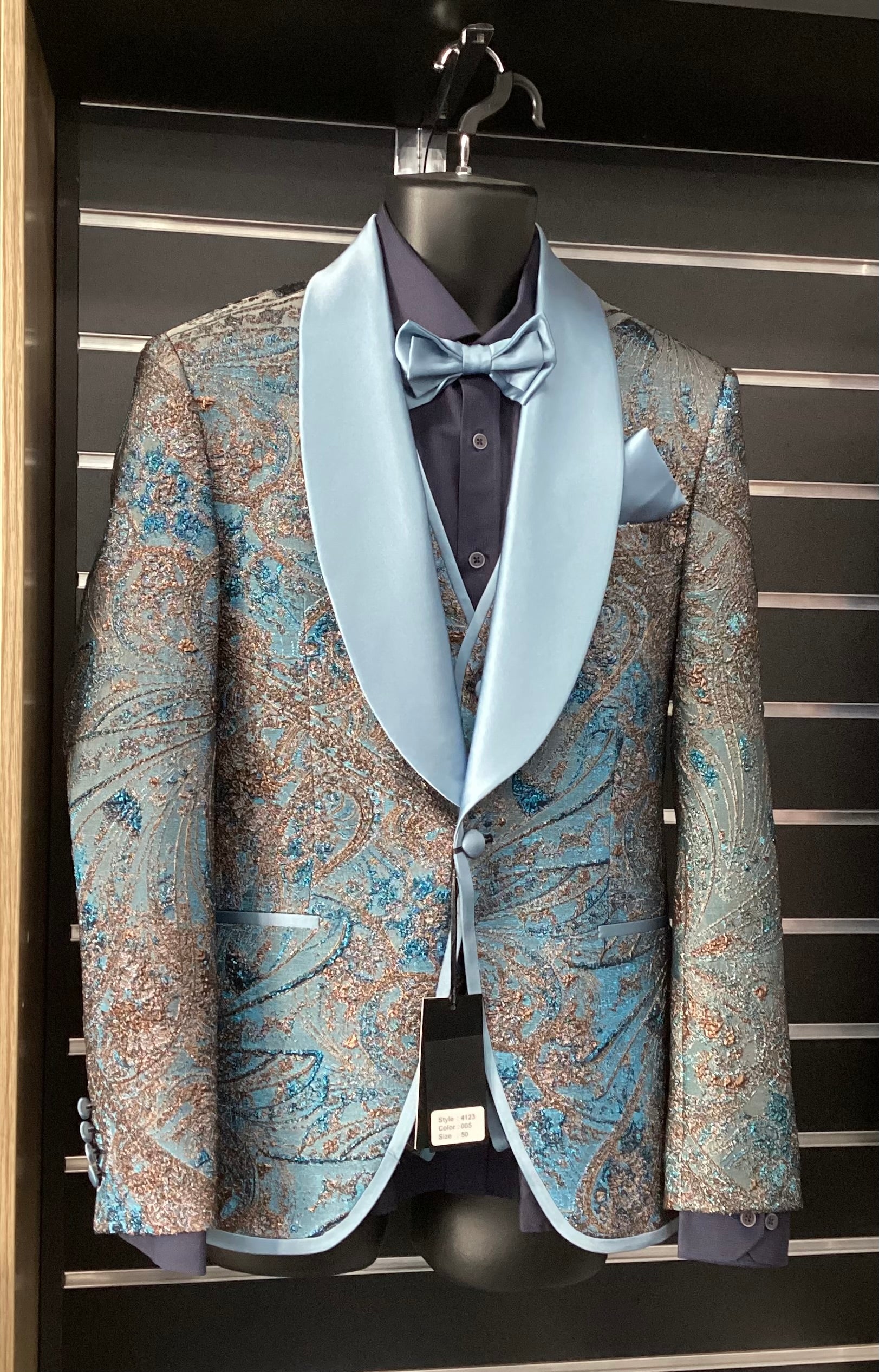 Musculini Three-Piece suit + Bow tie