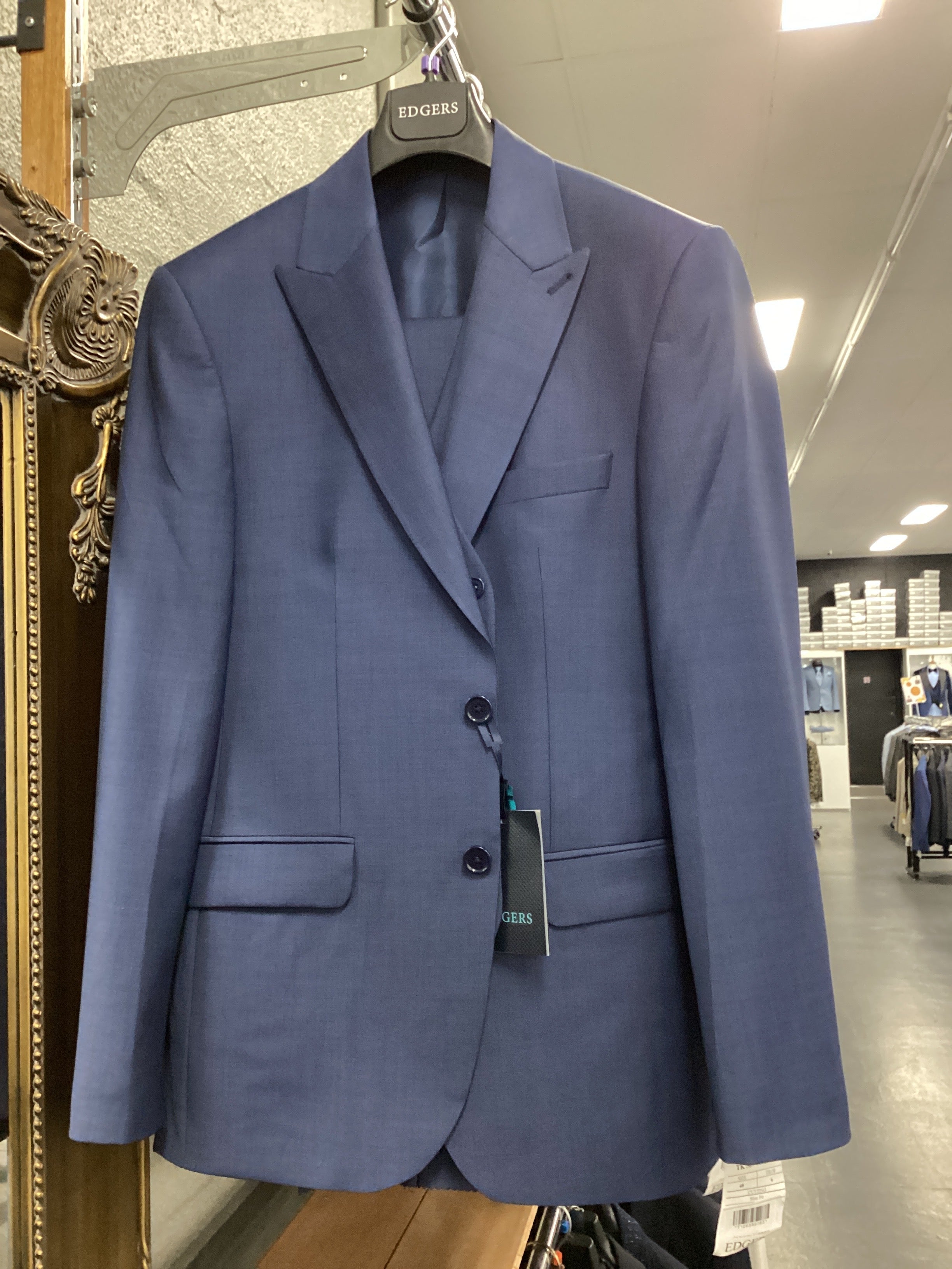 Edgers Men’s Three-Piece Suit