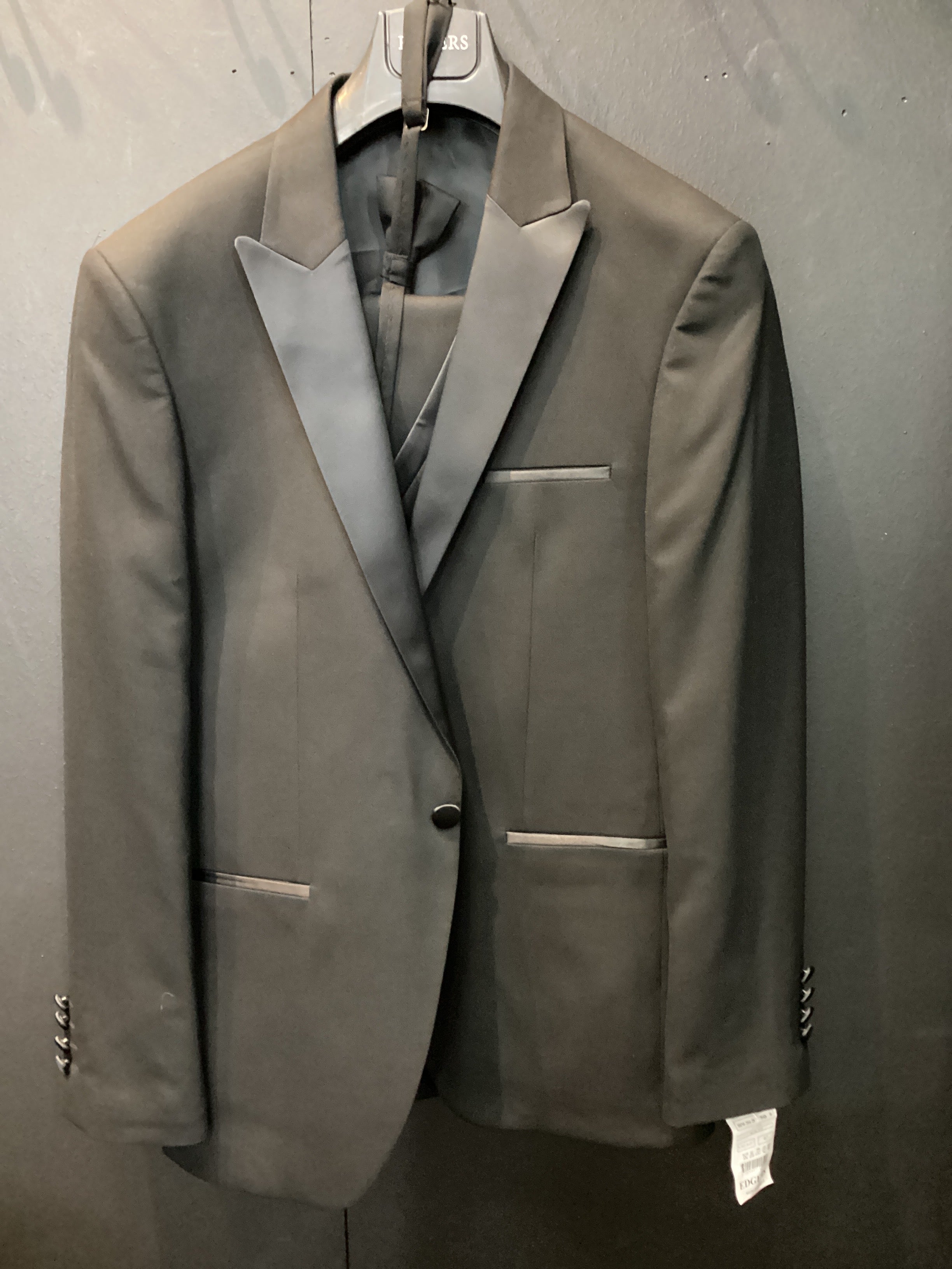 Edgers Men’s Three-Piece Suit + Bow Tie