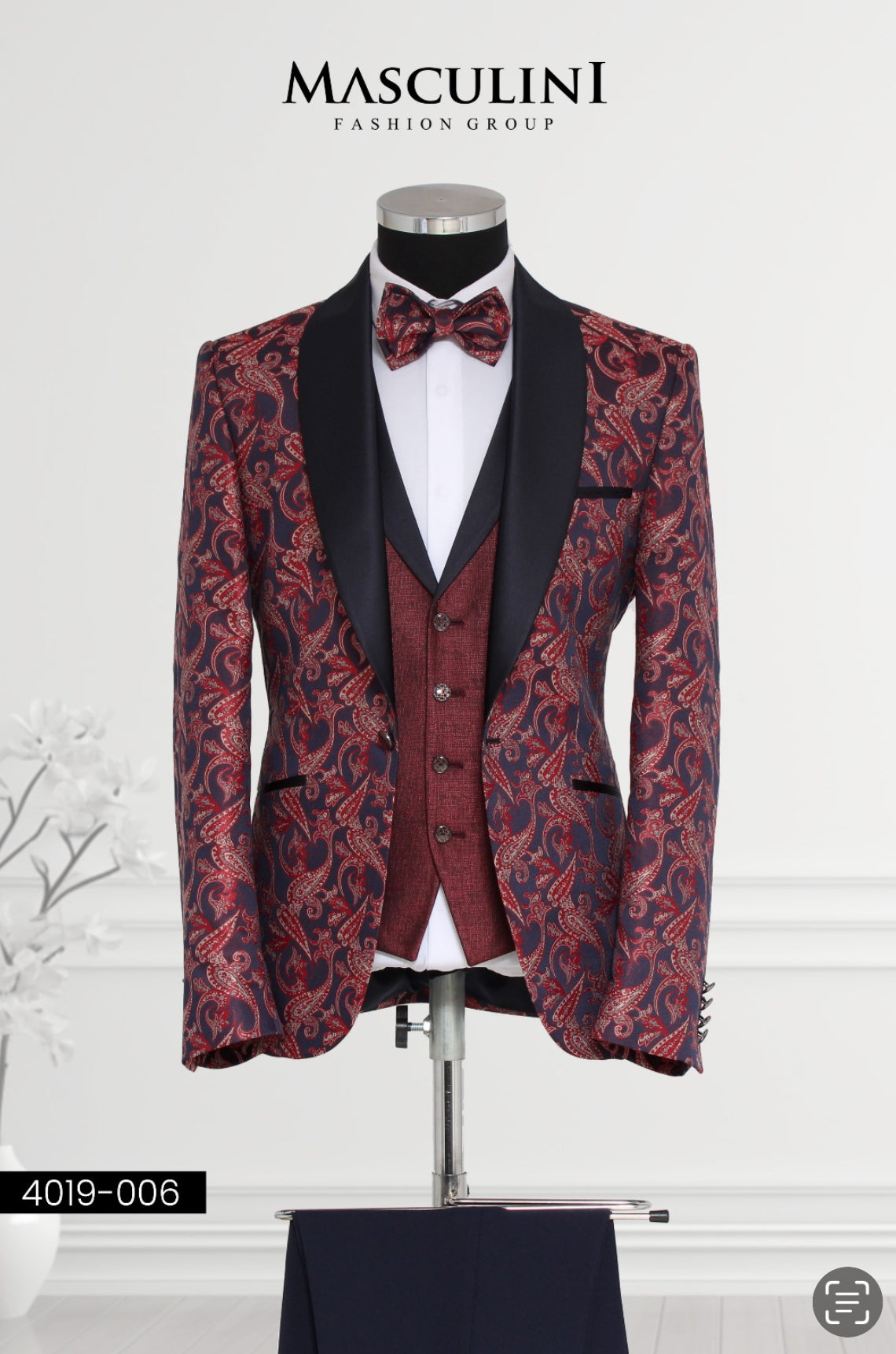 Masculini Men’s Three-Piece Suit + Bow tie