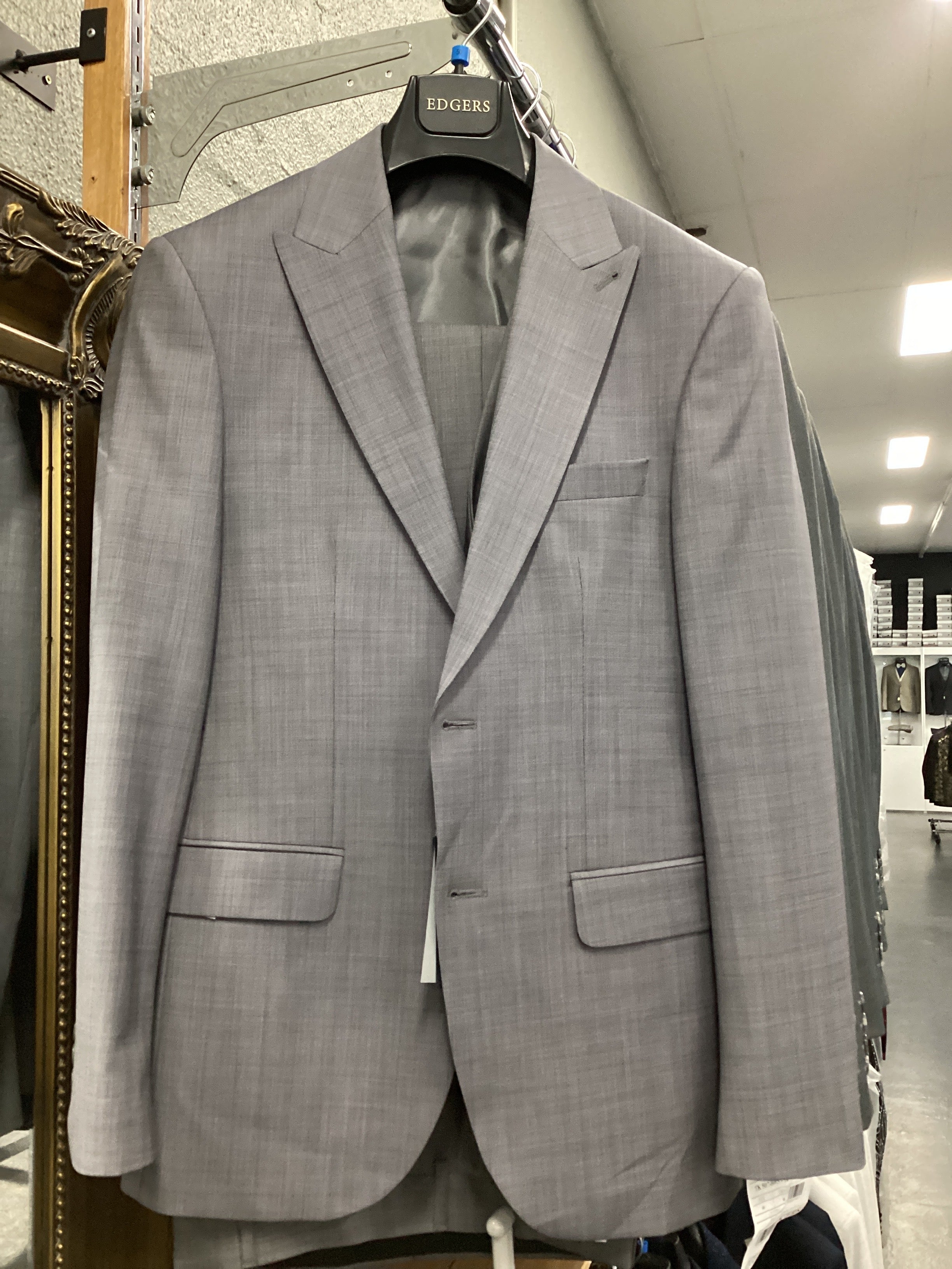 Edgers Men’s Three-Piece Suit