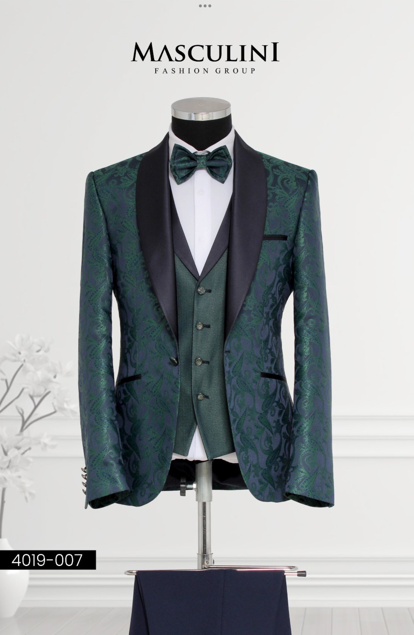 Masculini Men’s Three-Piece Suit + Bow tie