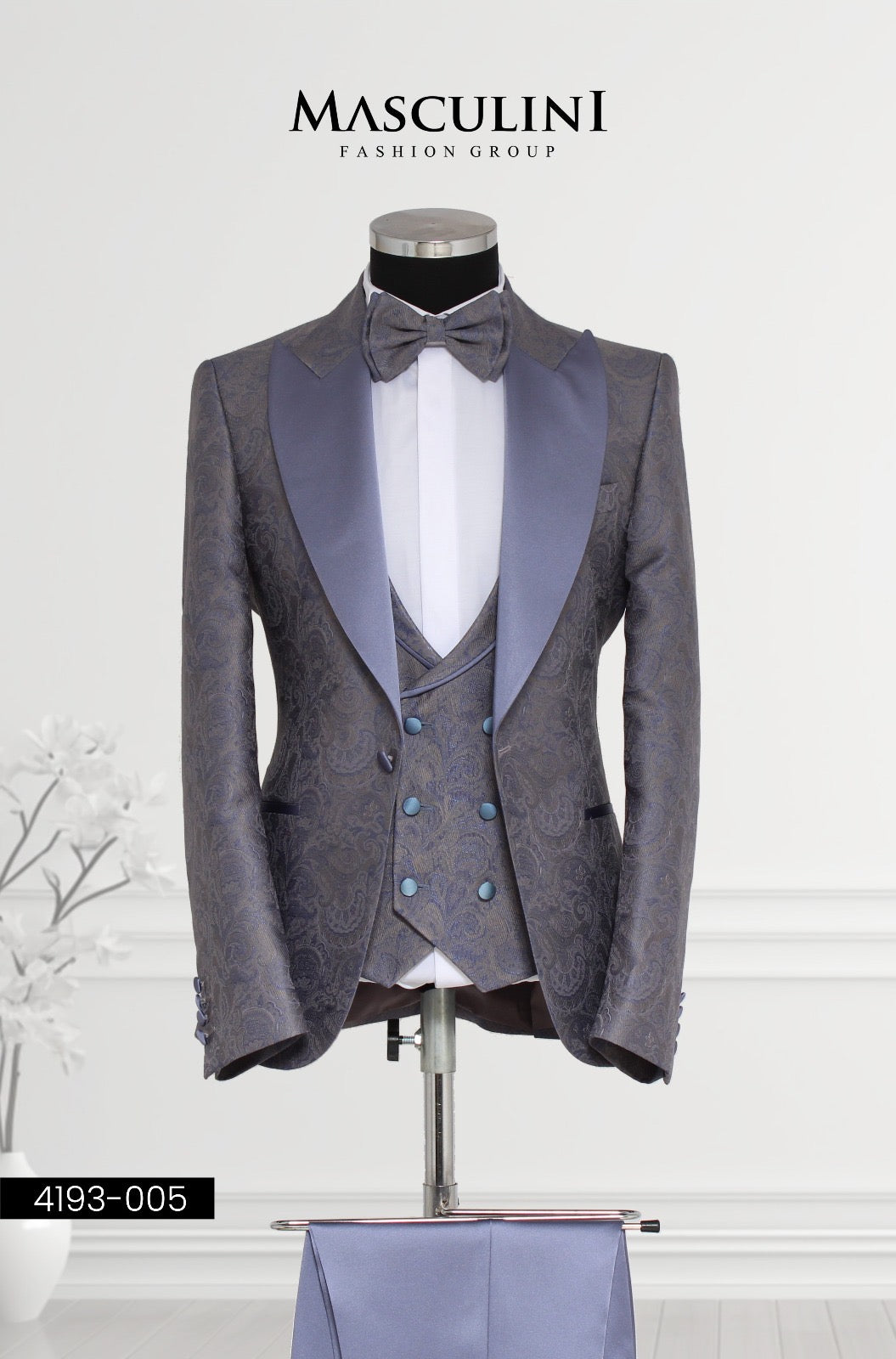 Masculini Men’s Three-Piece Suit + Bow tie